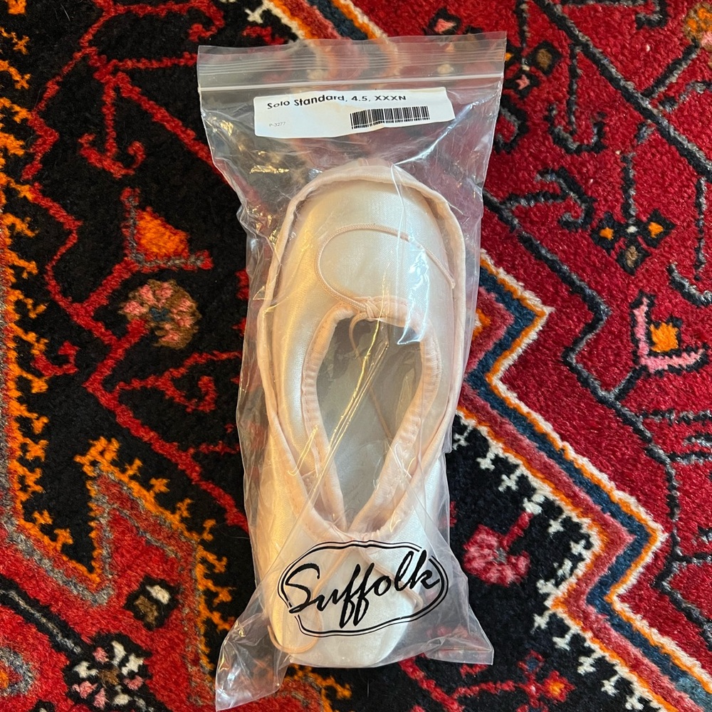 BALLET POINTE SHOES SUFFOLK SOLO
